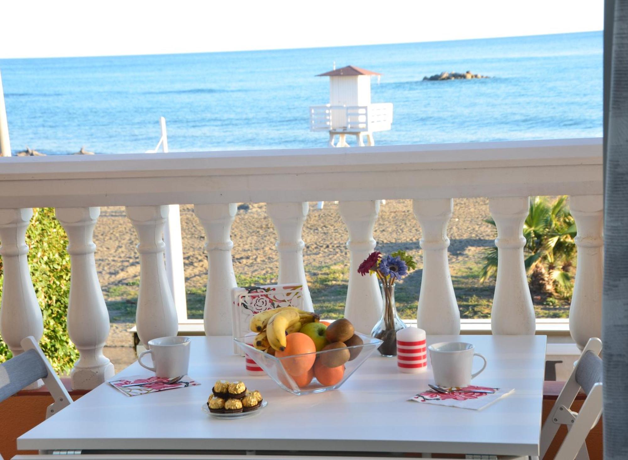 Apartamentos Playacala La Cala Del Moral Dış mekan fotoğraf